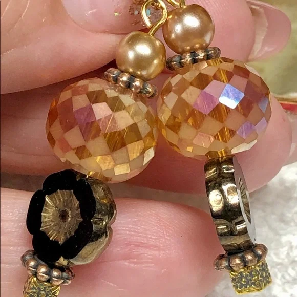 ⭐️🎈stunning European flavor earrings amber colors and gold/black accents - Picture 4 of 12